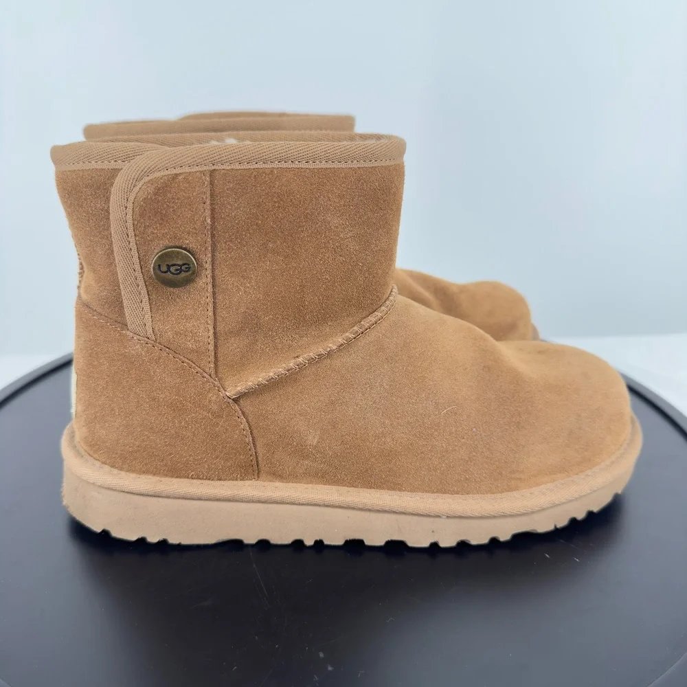 UGG Kids Classic Mini II Chestnut Suede Ankle Boots 1118890K Size 4Y Women 6